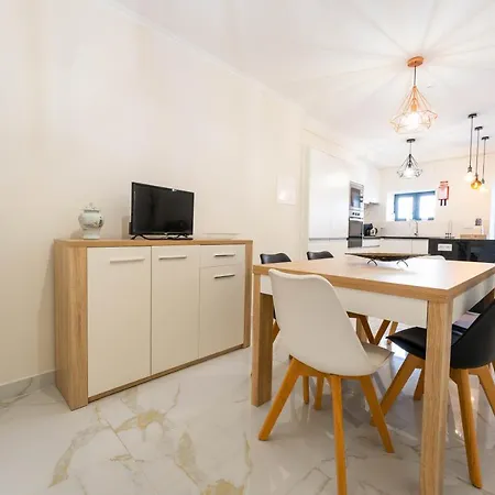 Flh Triplex With Terrace