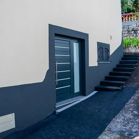 Flh Triplex With Terrace *