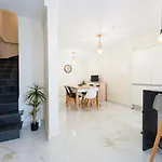 Flh Triplex With Terrace