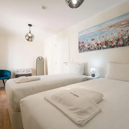 Flh Triplex With Terrace